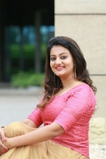 actress-priyanka-nair-stills-012