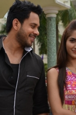 kadaisi-bench-karthik-stills-021