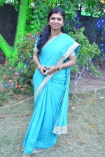 oru-kidayin-karunai-manu-audio-stills-002