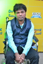 oru-kidayin-karunai-manu-audio-stills-012