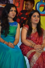 oru-kidayin-karunai-manu-audio-stills-014