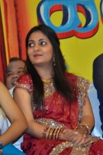 oru-kidayin-karunai-manu-audio-stills-015