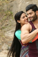rajavin-paarvai-raniyin-pakkam-movie-stills-021