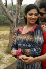 rajavin-paarvai-raniyin-pakkam-movie-stills-025