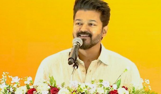 தமிழ்நாட்டின் 18 ஆவது முதலமைச்சராக நடிகர் விஜய் பதவியேற்பு – விவரம்