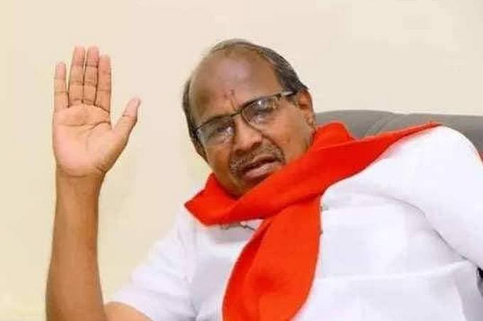 தண்டச்செலவு செய்யும் விஜய் – பாமஉ கடும் தாக்கு
