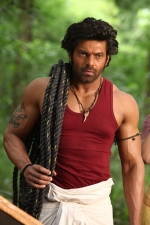 kadamban-movie-stills-025