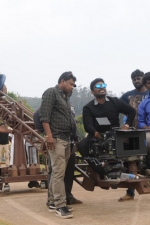 kavalai-vendam-movie-stills-008