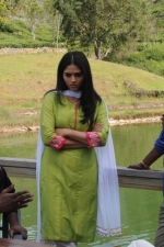 kavalai-vendam-movie-stills-015