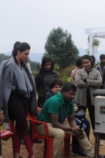 kavalai-vendam-movie-stills-016