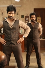 maragatha-naanayam-movie-stills-010
