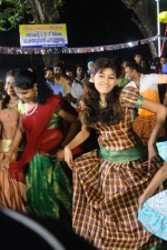 oviya-police-raajyam-movie-working-stills-003