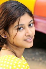 oviya-police-raajyam-movie-working-stills-005
