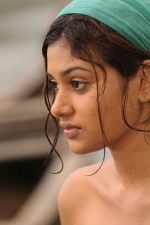 oviya-police-raajyam-movie-working-stills-009