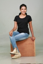 sowmya-actress-stills-002