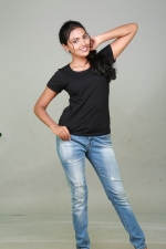 sowmya-actress-stills-004